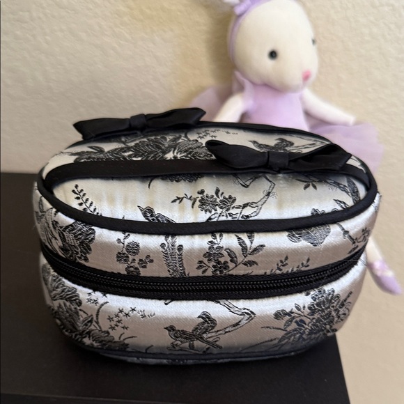 Goody Elegant Black and White Floral Cosmetic Bag - Picture 1 of 8